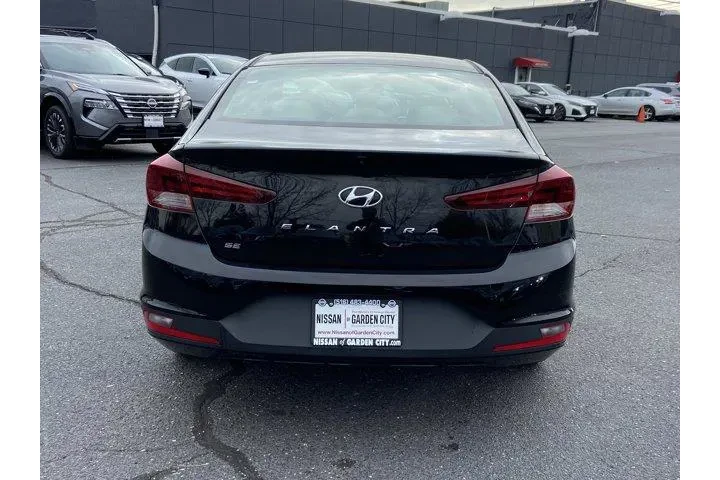 Hyundai ELANTRA 2020 SE 4dr image 5