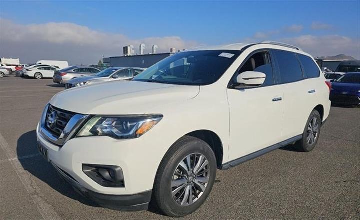 $17045 : Pre-Owned 2019 Pathfinder SV image 7