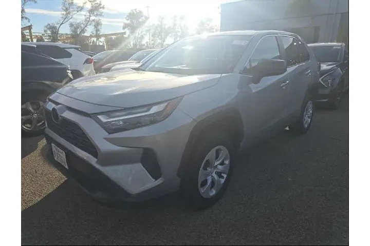 $27995 : Toyota RAV4 2024 AWD LE 4dr image 4