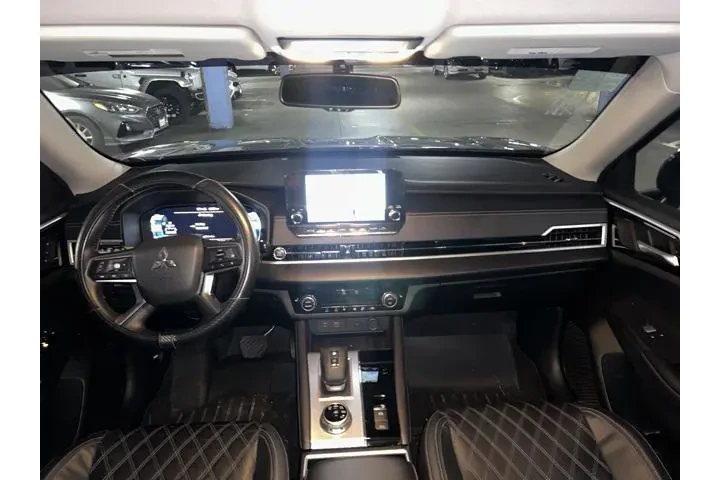 $24995 : Mitsubishi Outlander 2023 SE image 6