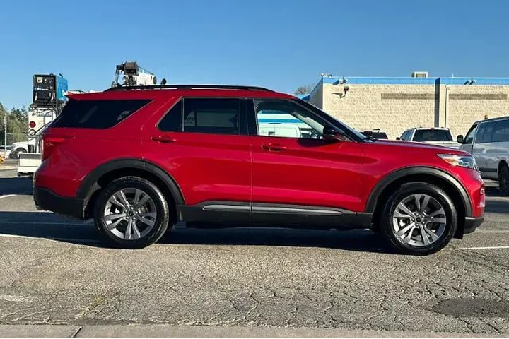 $26875 : Ford Explorer 2022 AWD XLT 4 image 9
