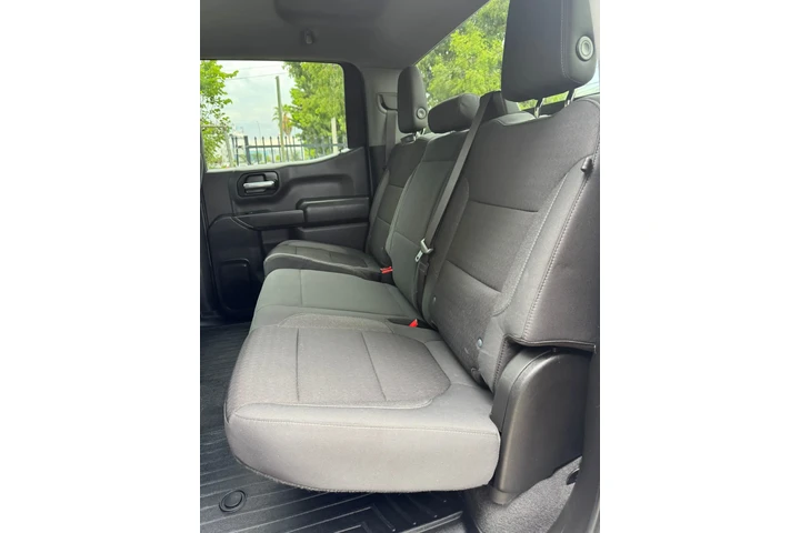 $27500 : *Chevrolet Silverado LT 4X4* image 1