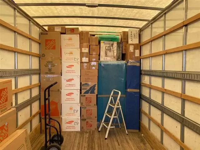 MUEBLES Y MUDANZA / MOVING image 1