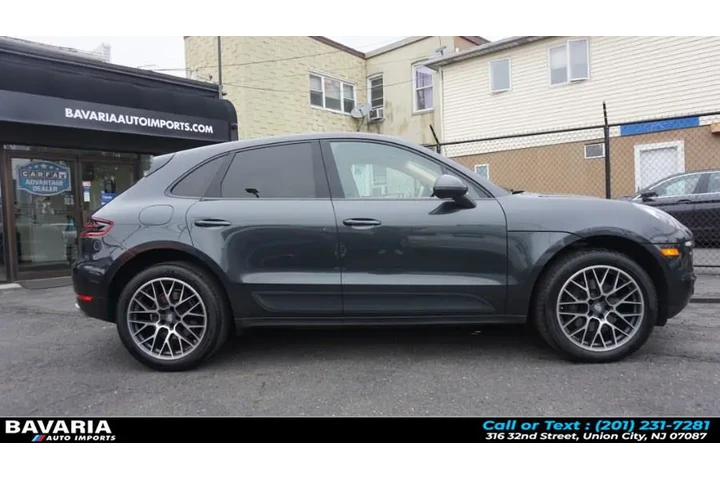 $17888 : 2017 Macan AWD image 8