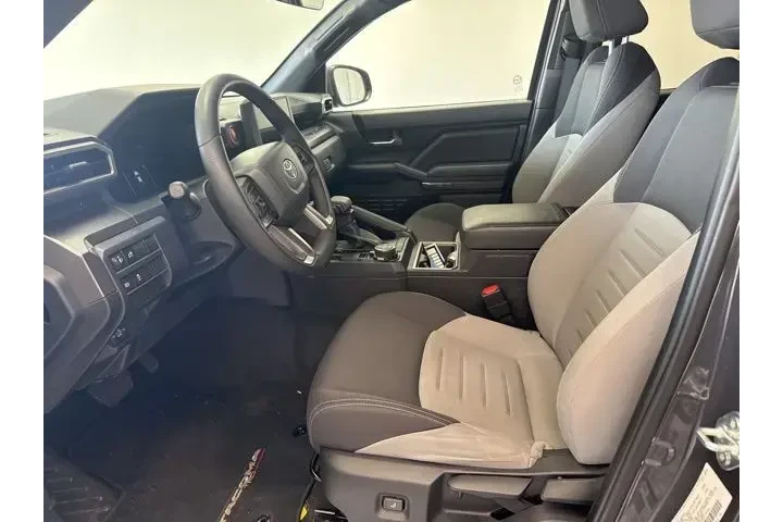 $39859 : Toyota Tacoma 2025 4x4 SR5 4 image 5