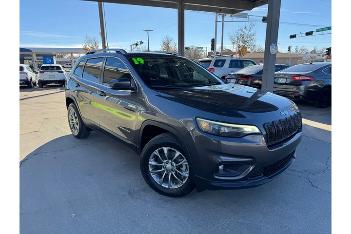 2019 Cherokee Latitude Plus 4 image 3