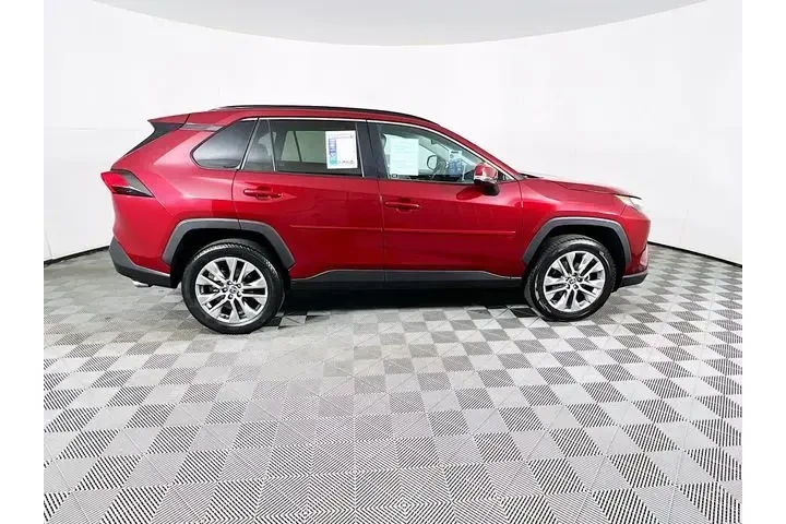 $31500 : Toyota RAV4 2023 XLE Premium image 8