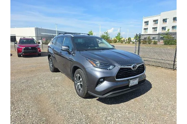 $34900 : Toyota Highlander 2022 XLE 4 image 1