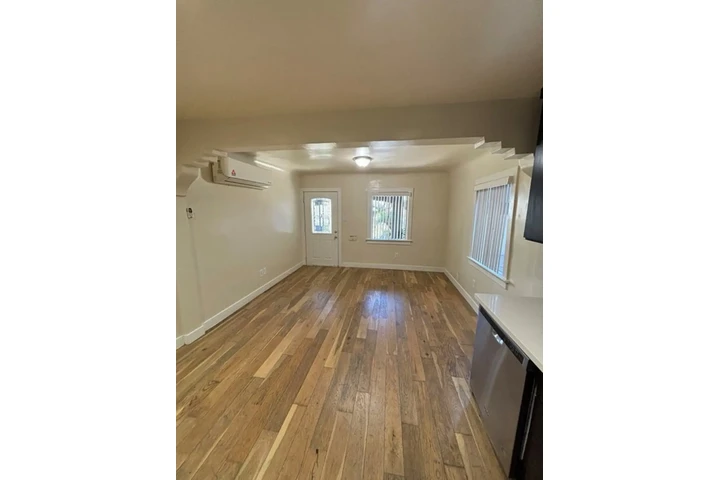 $1100 : ¡Se Renta hermoso apartamento! image 3