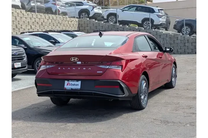 $27777 : Hyundai ELANTRA Hybrid 2025 image 4