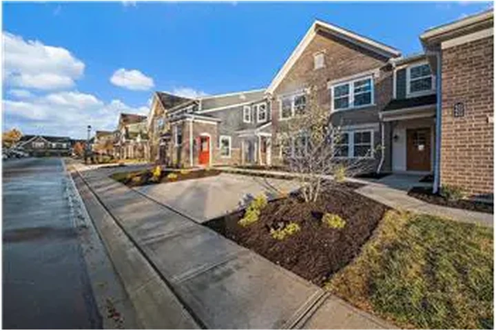 $1795 : Rental property with 2 bedro image 2