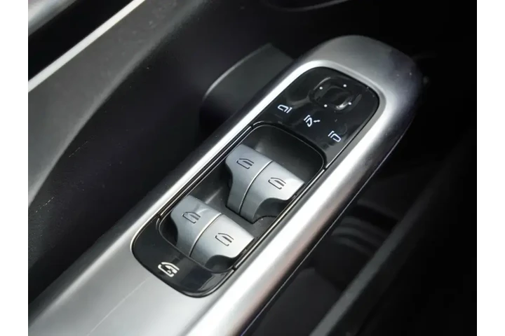 $33300 : Mercedes-Benz C-Class 2023 C image 10