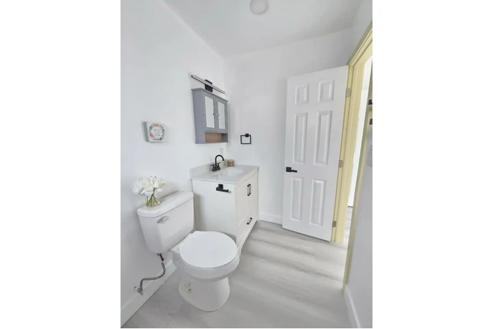 $2500 : 3 BED 2BATH IN COLDEN AVE, LA image 10