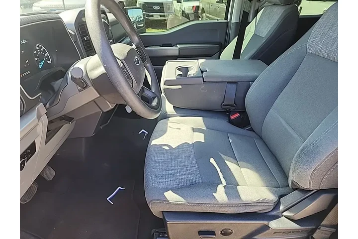 $30500 : Ford F-150 2023 4x4 XLT 4dr image 10