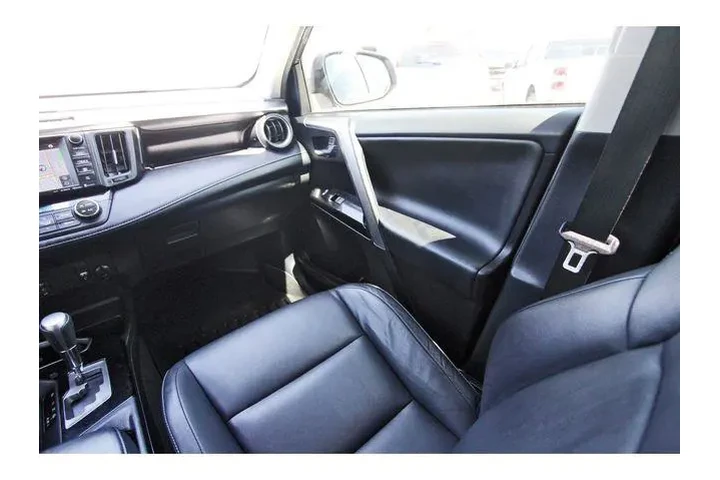 $23250 : Toyota RAV4 2018 Limited 4dr image 9