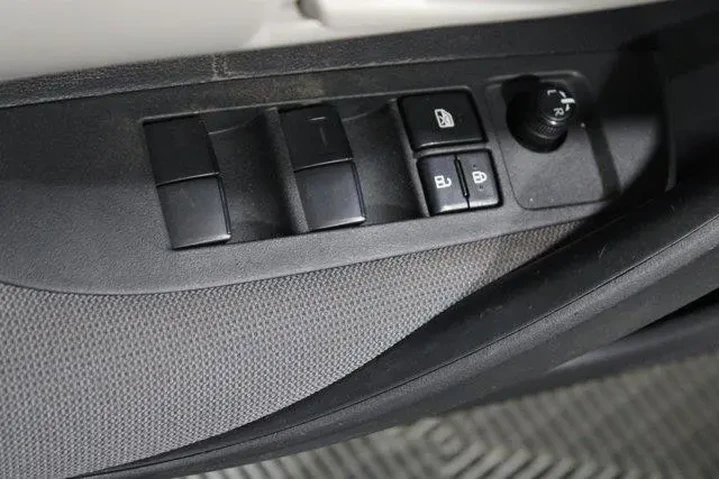 $21912 : Toyota Corolla 2024 LE 4dr S image 4