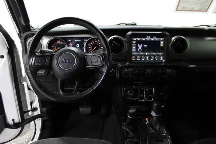 $29793 : Jeep Wrangler Unlimited 2021 image 2