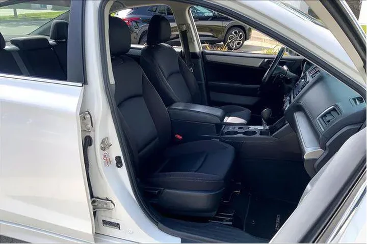 $11985 : Subaru Legacy 2016 AWD 2.5i image 7