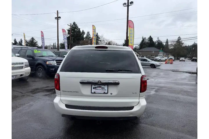 $4995 : 2006 Town and Country LX image 8