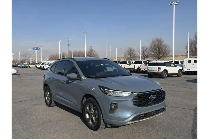 $19300 : Ford Escape 2023 AWD ST-Line image 3