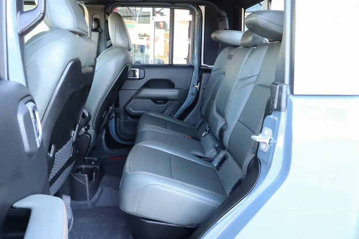 $45988 : 2024 Gladiator Mojave 4x4 image 8