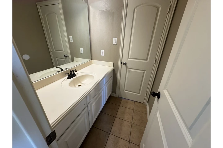 $625 : Rento 1 cuarto image 3