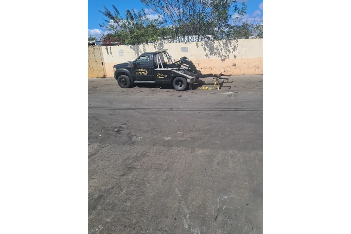 COMPRO CARROS CASH .MIAMI image 1