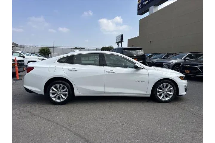 $19500 : Chevrolet Malibu 2025 LT 4dr image 2