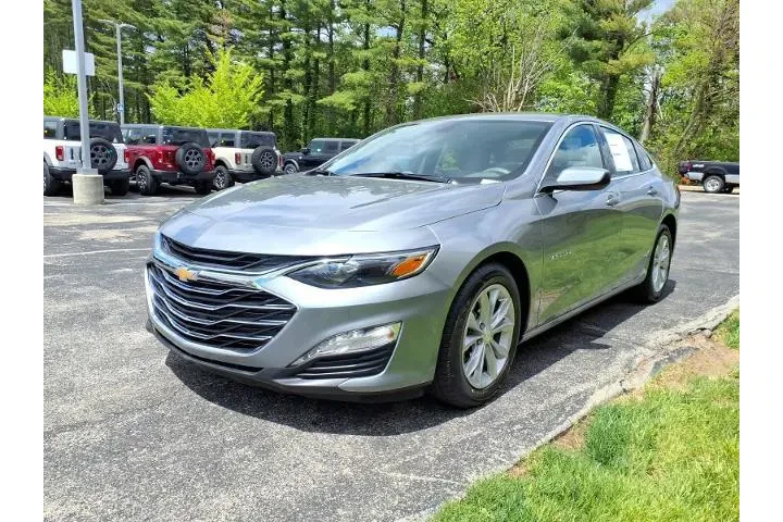 $21224 : Chevrolet Malibu 2025 LT 4dr image 4