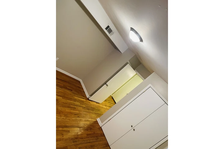 $1300 : Apt Decatur, 2 cuartos 1 bano image 3