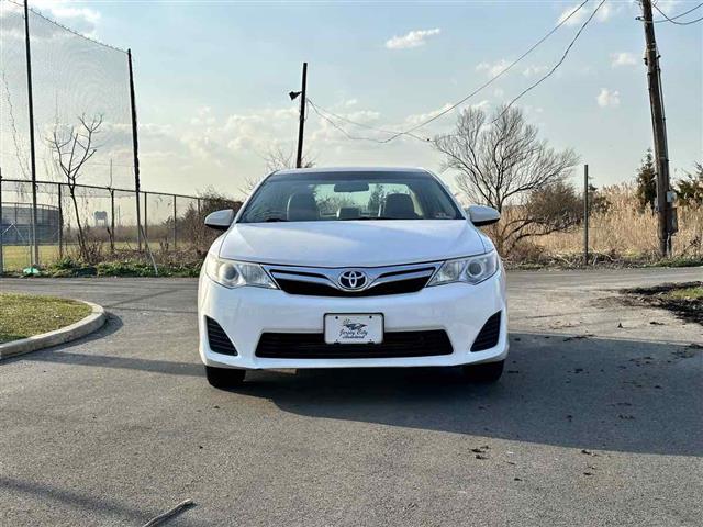$12095 : 2013 Camry LE image 2