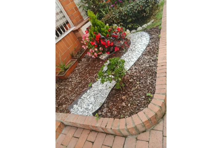 Servicios de Jardineria image 5