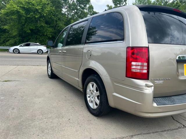 $4795 : 2009 Town and Country Touring image 8