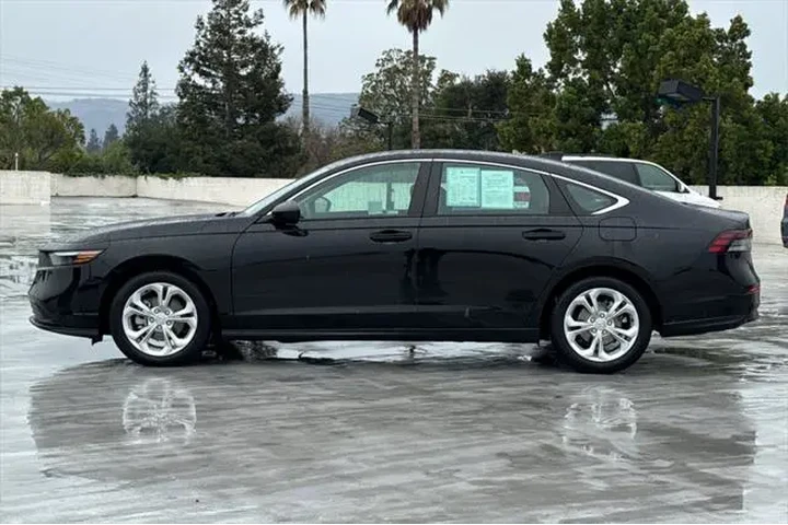 $26495 : Honda Accord 2025 LX 4dr Sed image 6