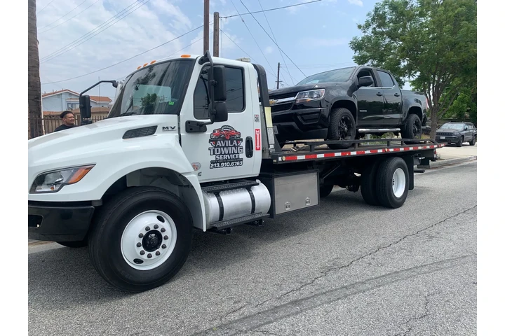 Tow service  servicio de grua image 2