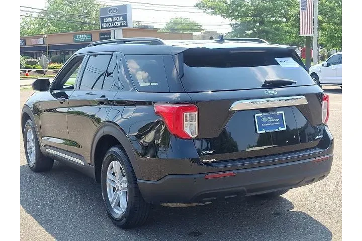 $29999 : Ford Explorer 2023 AWD XLT 4 image 4
