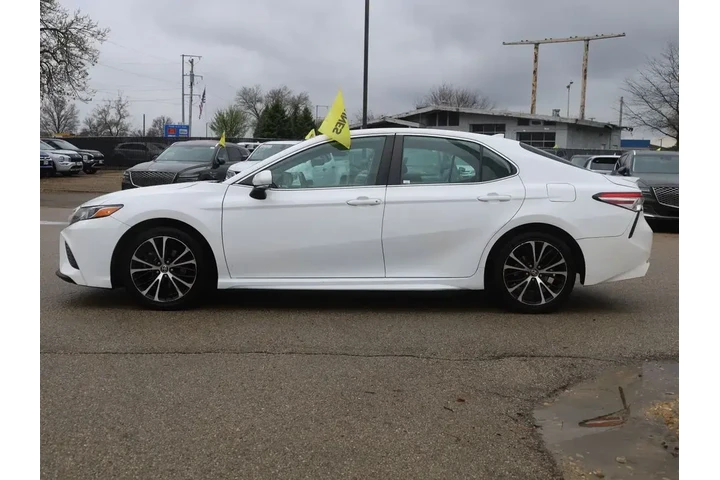 $18577 : Toyota Camry 2020 SE 4dr Sed image 6