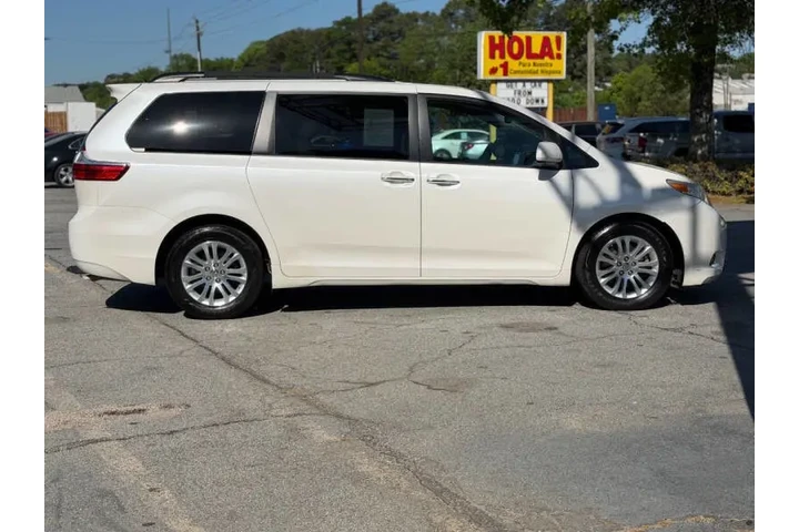 $18900 : 2016 Sienna XLE 7-Passenger A image 8