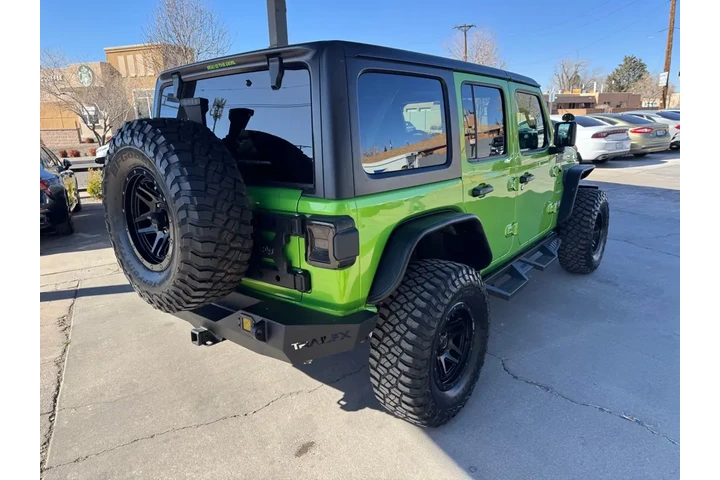 2018 Wrangler Unlimited Sahara image 5