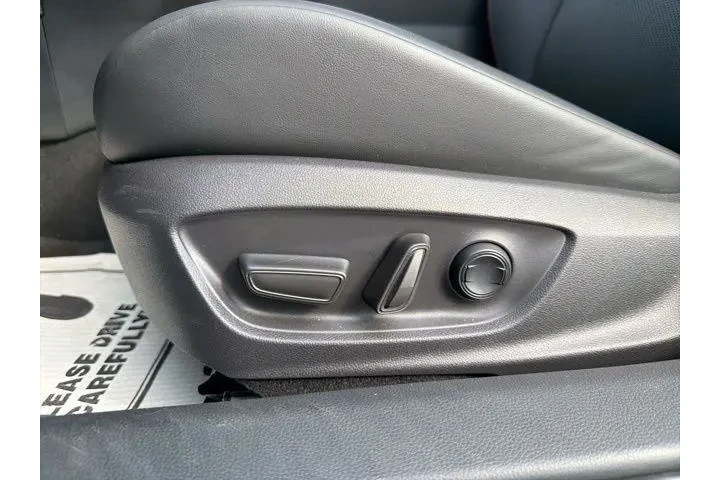 $33630 : Toyota Prius Prime 2024 XSE image 10