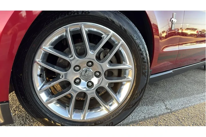 $11987 : Ford Mustang 2012 V6 2dr Fas image 9