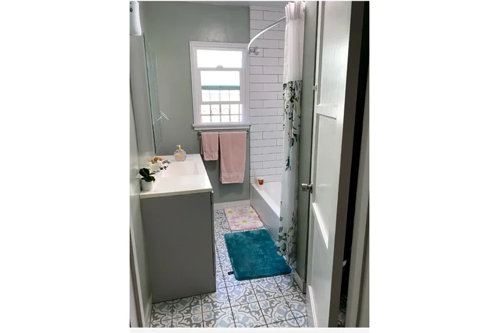 $975 : Cuarto- $975 en Leimert Park image 5
