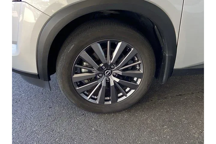 Nissan Pathfinder 2024 AWD S image 9