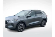 $27590 : Ford Escape Plug-In Hybrid 2 thumbnail