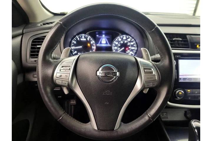 $16998 : Nissan Altima 2018 2.5 SR 4d image 10