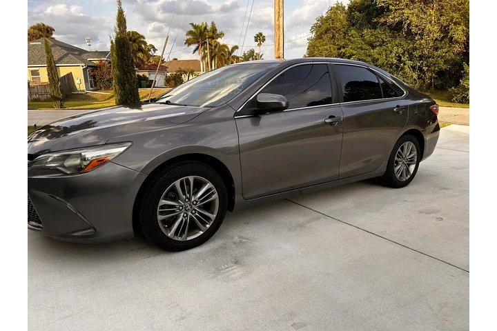 $7500 : 2016 TOYOTA CAMRY SE image 1