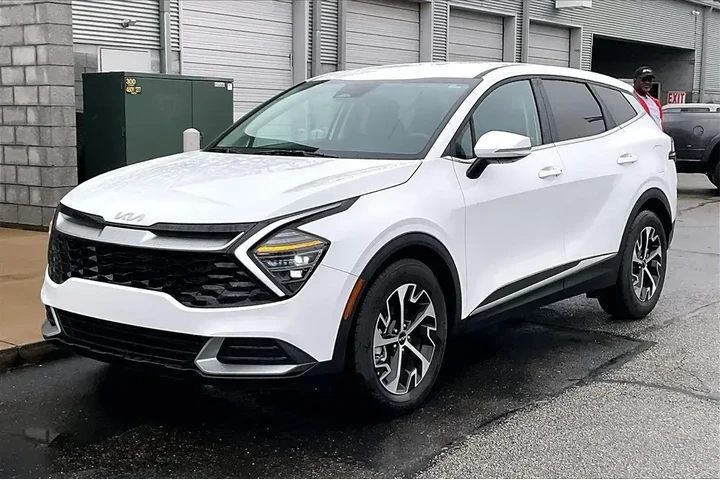 $27612 : Kia Sportage 2024 EX 4dr SUV image 2