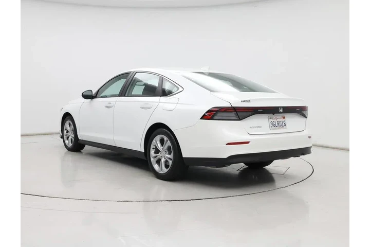 $24998 : Honda Accord 2023 LX 4dr Sed image 2