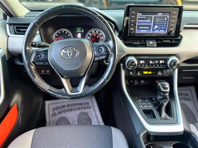 $21000 : 2019 TOYOTA RAV42019 TOYOTA R image 9