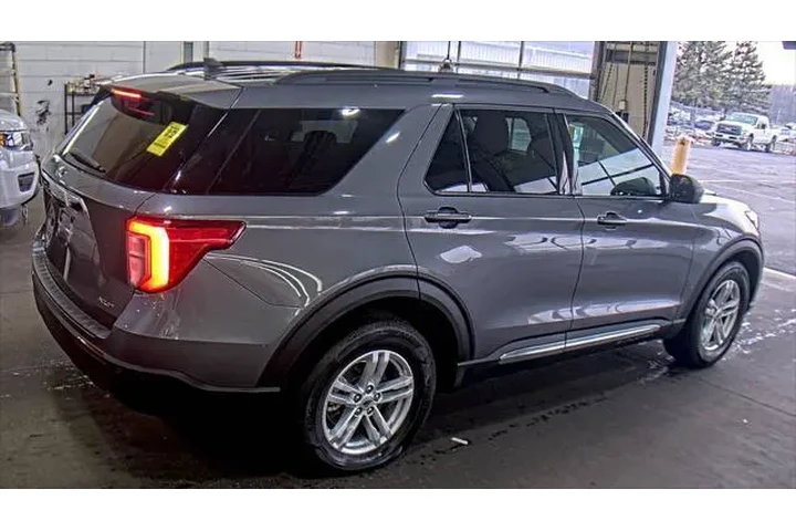 $25359 : Ford Explorer 2022 AWD XLT 4 image 4